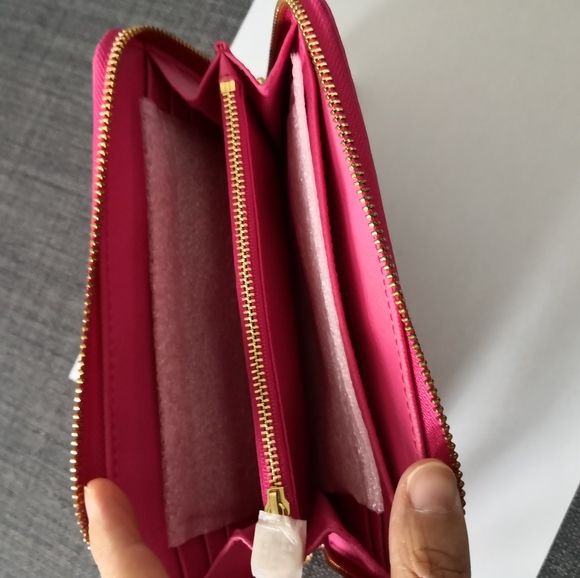 Tory Burch wallet - Picture 3 of 6